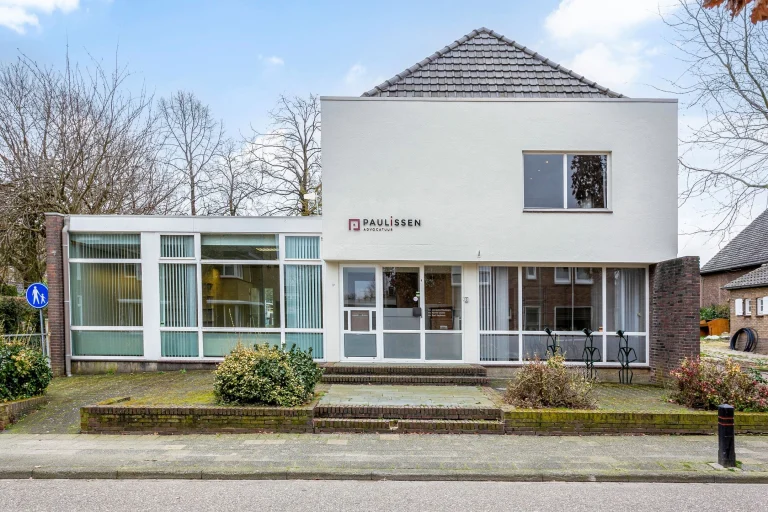 Hiboost HI13-5S Installatie voor Kleinzakelijk Kantoor in Limburg met 3 Binnenantennes en een Splitter